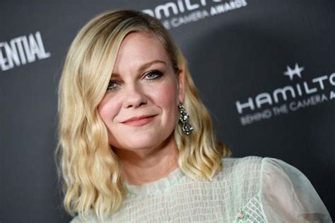 naked kirsten dunst|Kirsten Dunst says she felt overwhelmed filming her first nude。